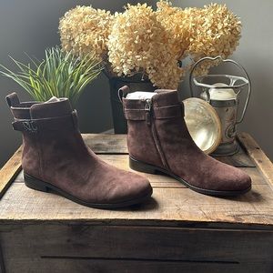 NWT woman’s Ralph Lauren Briele booties Brown kidsuede